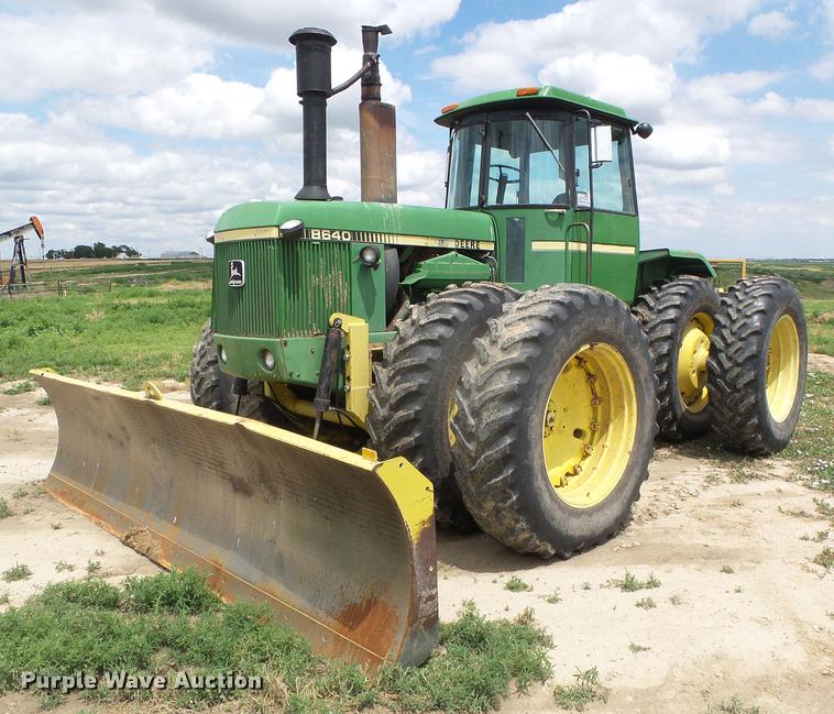 image for item DC5136 1981 John Deere 8640 4WD tractor
