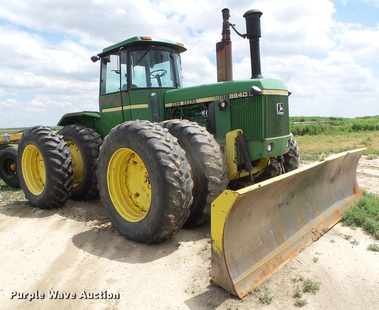 image for item DC5136 1981 John Deere 8640 4WD tractor