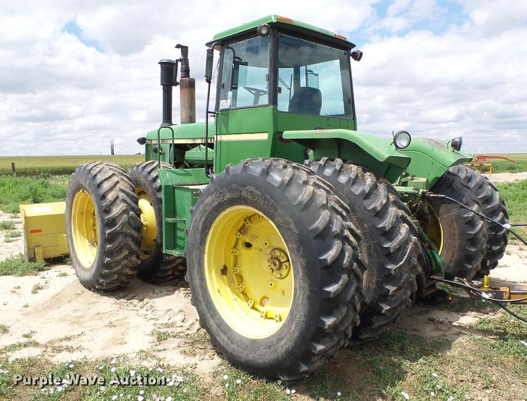image for item DC5136 1981 John Deere 8640 4WD tractor