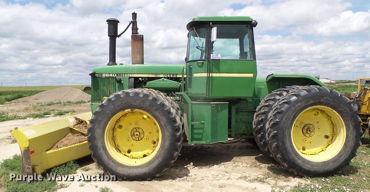 image for item DC5136 1981 John Deere 8640 4WD tractor