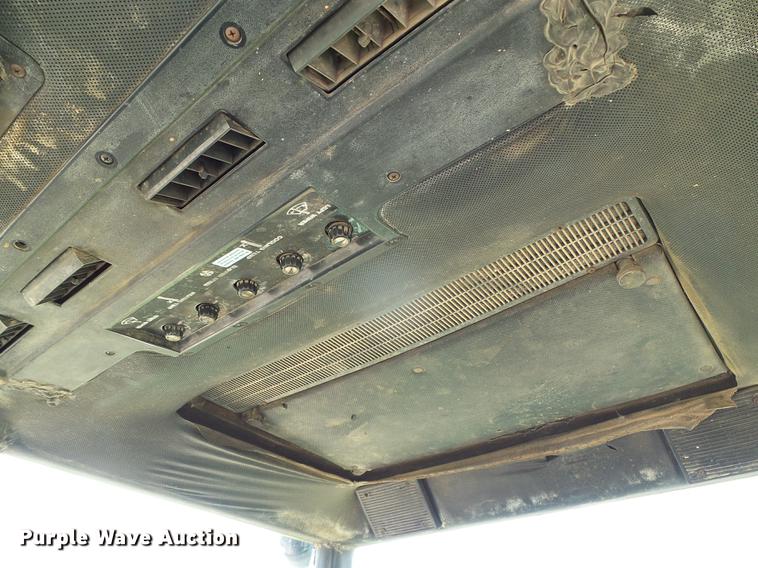 image for item DC5136 1981 John Deere 8640 4WD tractor