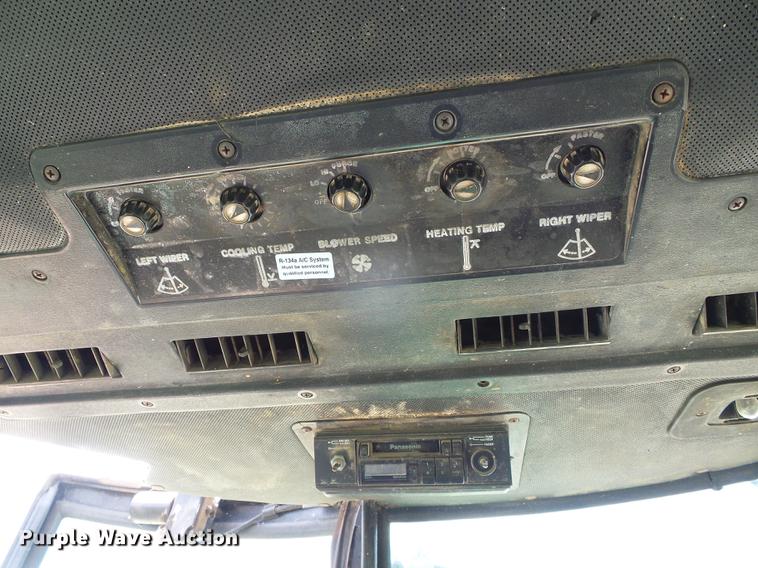 image for item DC5136 1981 John Deere 8640 4WD tractor