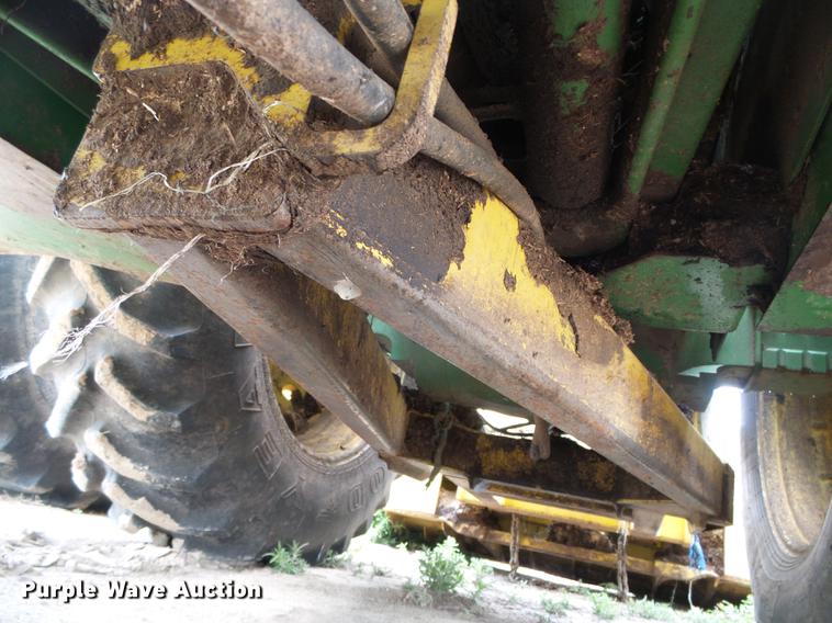 image for item DC5136 1981 John Deere 8640 4WD tractor