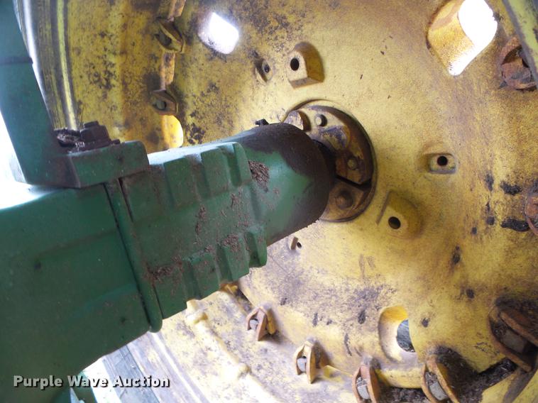 image for item DC5136 1981 John Deere 8640 4WD tractor