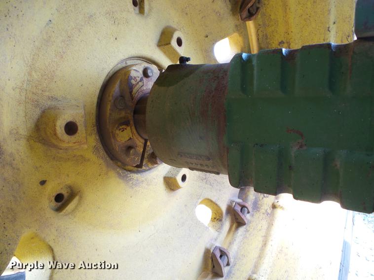 image for item DC5136 1981 John Deere 8640 4WD tractor