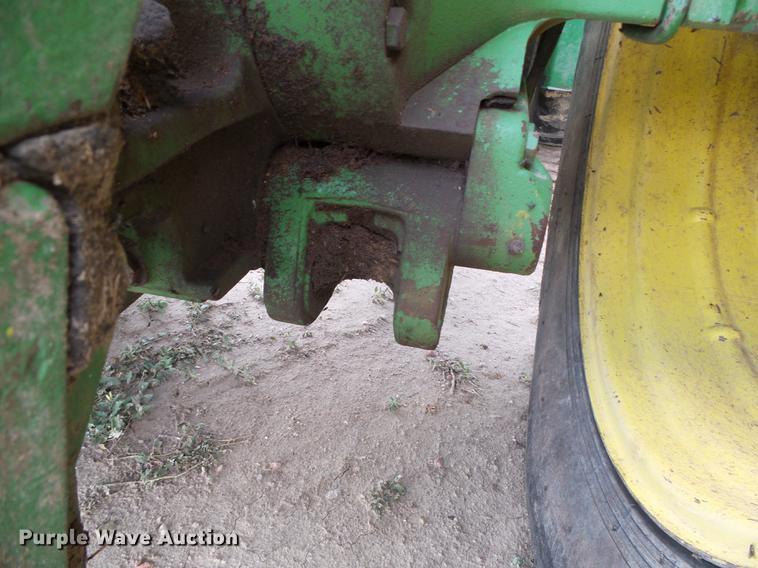 image for item DC5136 1981 John Deere 8640 4WD tractor