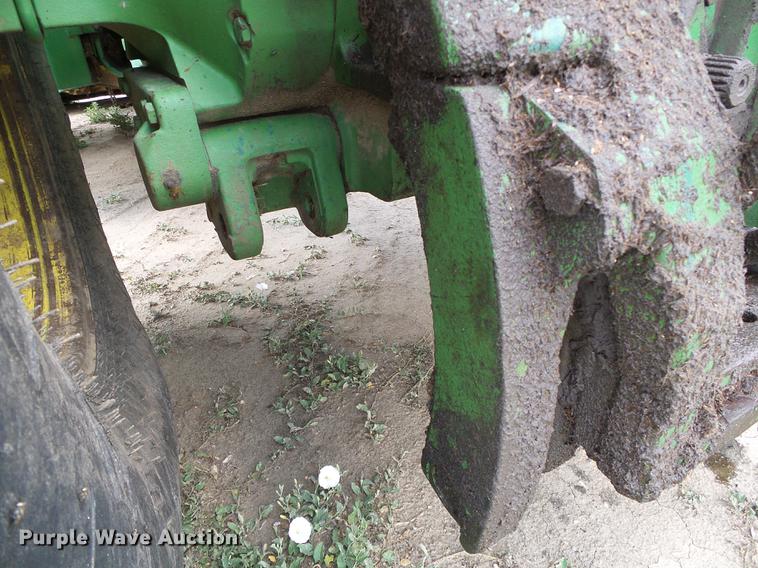 image for item DC5136 1981 John Deere 8640 4WD tractor