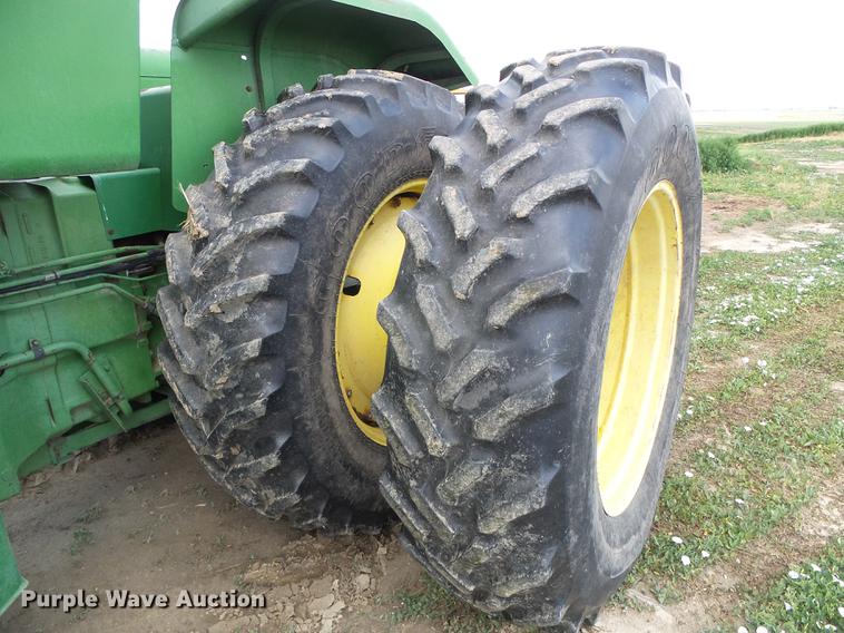 image for item DC5136 1981 John Deere 8640 4WD tractor