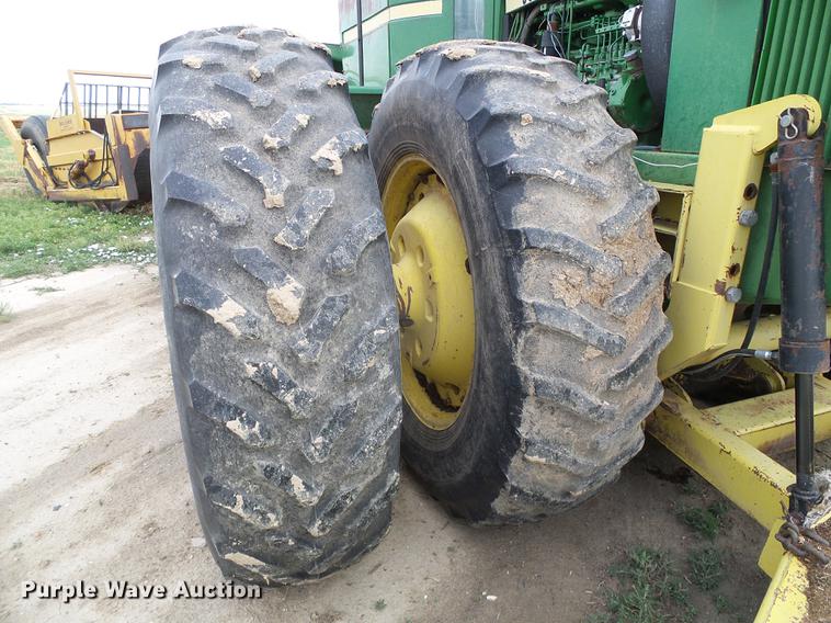 image for item DC5136 1981 John Deere 8640 4WD tractor