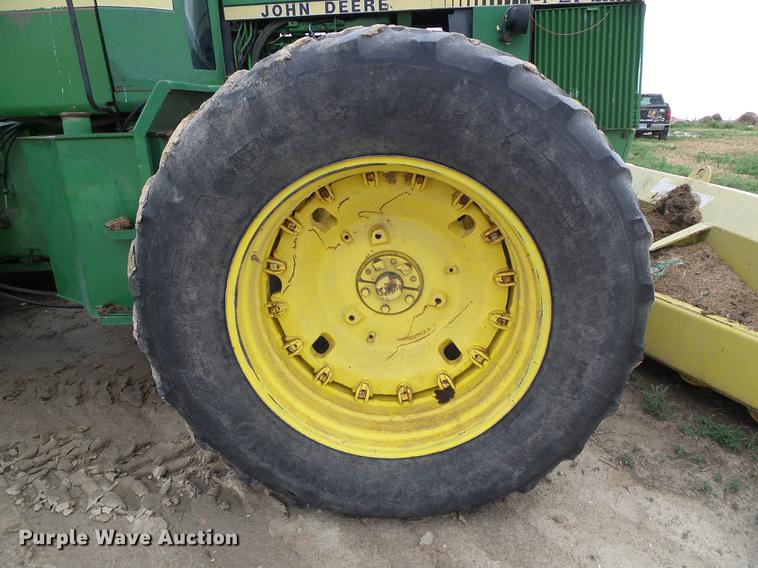 image for item DC5136 1981 John Deere 8640 4WD tractor