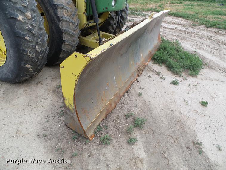 image for item DC5136 1981 John Deere 8640 4WD tractor