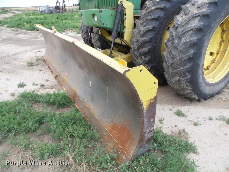 image for item DC5136 1981 John Deere 8640 4WD tractor