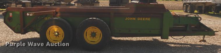 image for item DC8692 John Deere 780 manure spreader