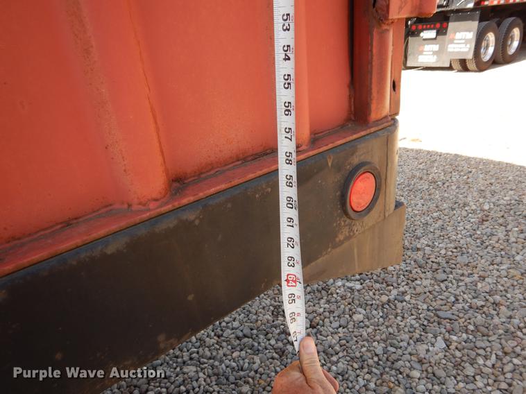 image for item DC8694 1982 Ford LN8000 grain truck