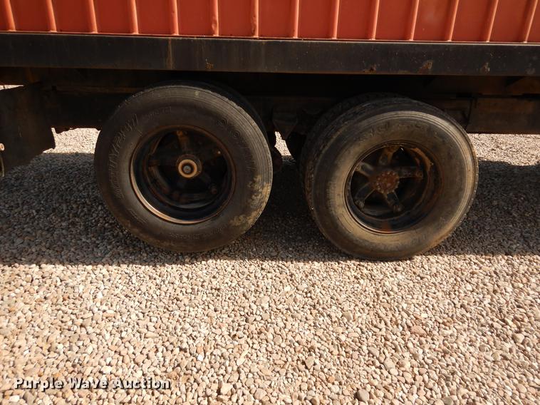 image for item DC8694 1982 Ford LN8000 grain truck