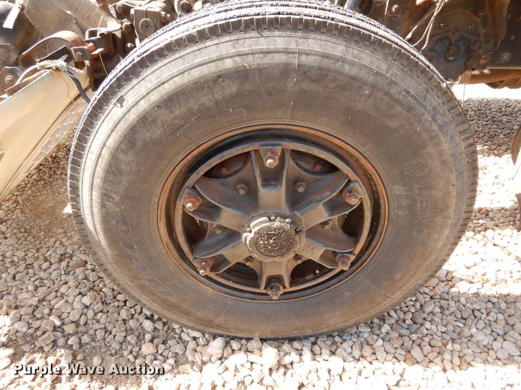 image for item DC8694 1982 Ford LN8000 grain truck