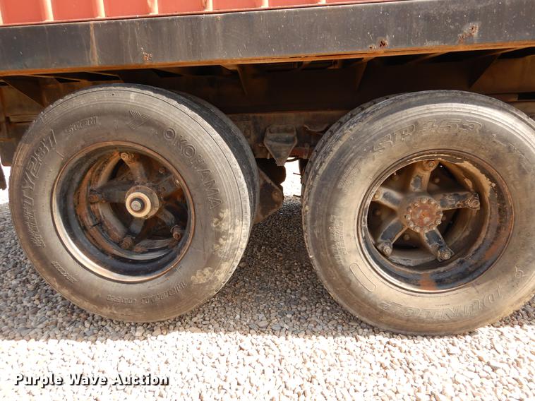 image for item DC8694 1982 Ford LN8000 grain truck