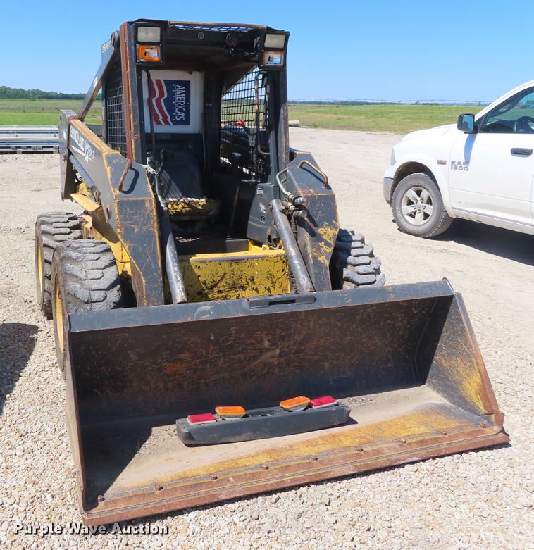 image for item DD6169 2002 New Holland LS180 skid steer
