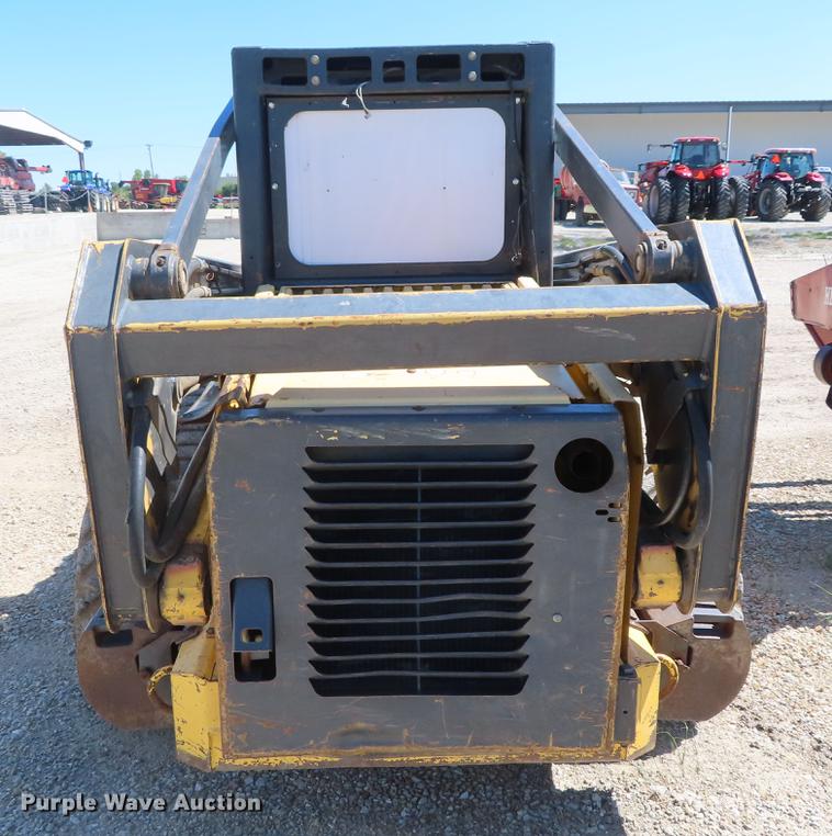 image for item DD6169 2002 New Holland LS180 skid steer