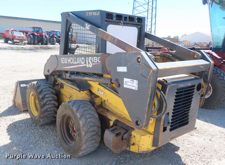 image for item DD6169 2002 New Holland LS180 skid steer