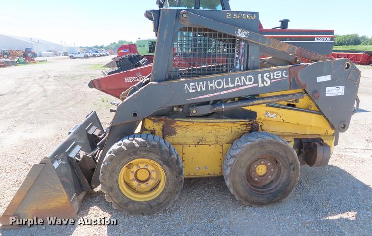 image for item DD6169 2002 New Holland LS180 skid steer