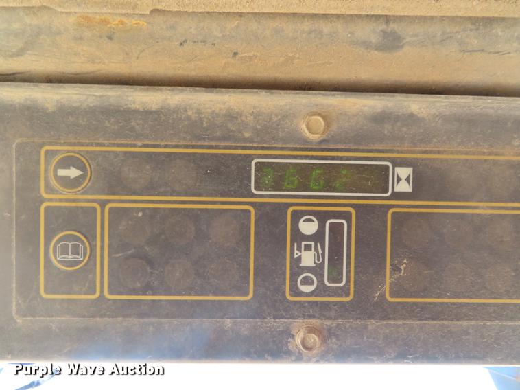 image for item DD6169 2002 New Holland LS180 skid steer