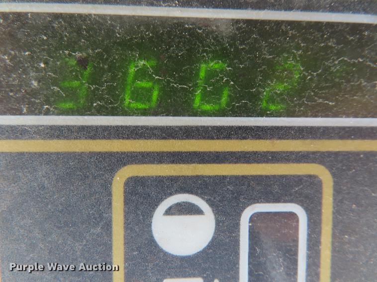 image for item DD6169 2002 New Holland LS180 skid steer