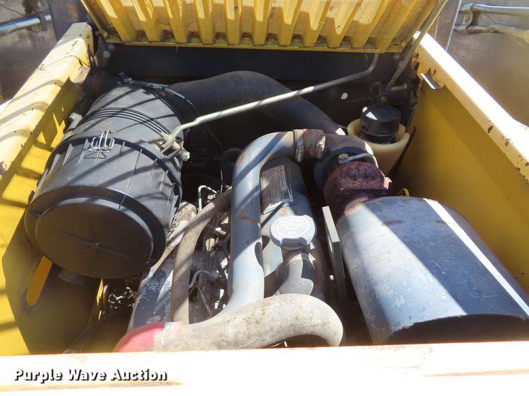 image for item DD6169 2002 New Holland LS180 skid steer