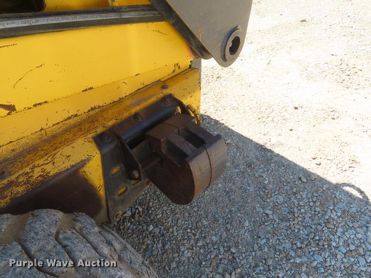 image for item DD6169 2002 New Holland LS180 skid steer