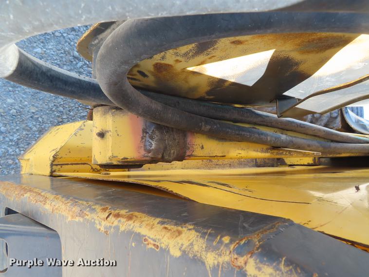 image for item DD6169 2002 New Holland LS180 skid steer