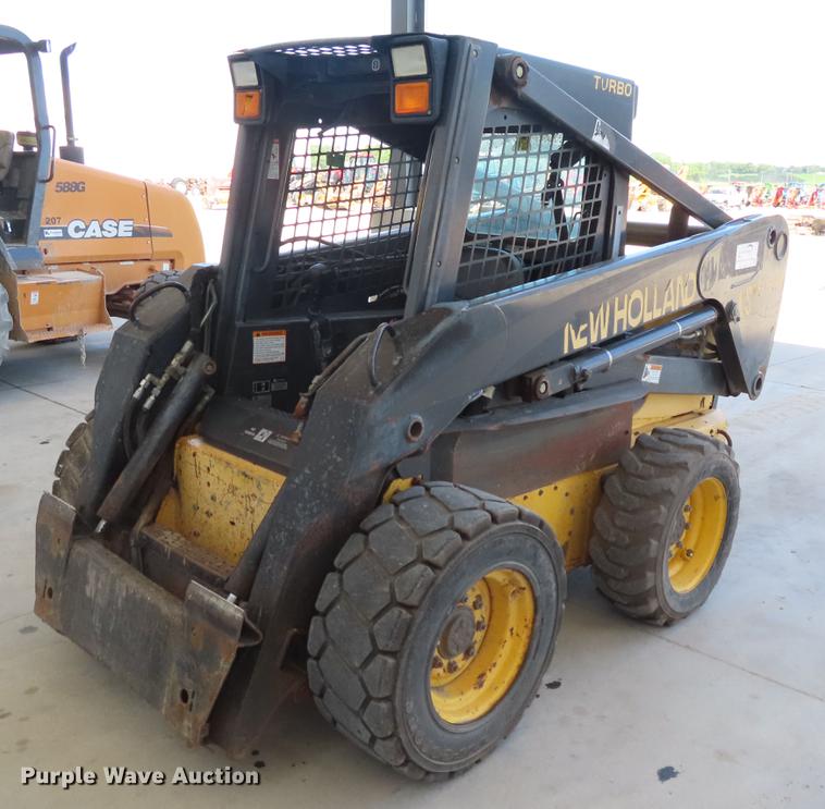 image for item DD6170 2005 New Holland LS185B skid steer