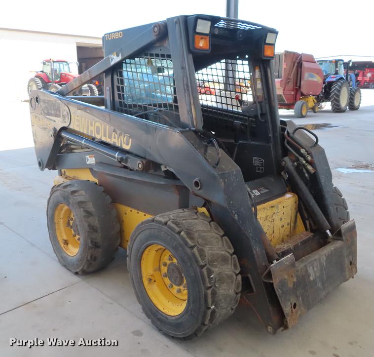 image for item DD6170 2005 New Holland LS185B skid steer
