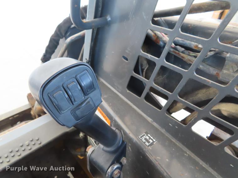 image for item DD6170 2005 New Holland LS185B skid steer