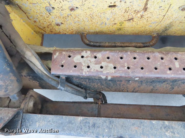 image for item DD6170 2005 New Holland LS185B skid steer