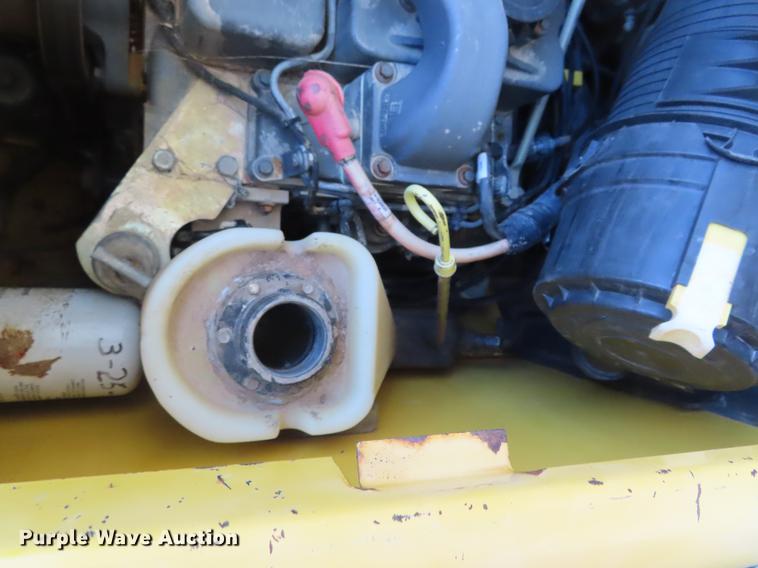 image for item DD6170 2005 New Holland LS185B skid steer