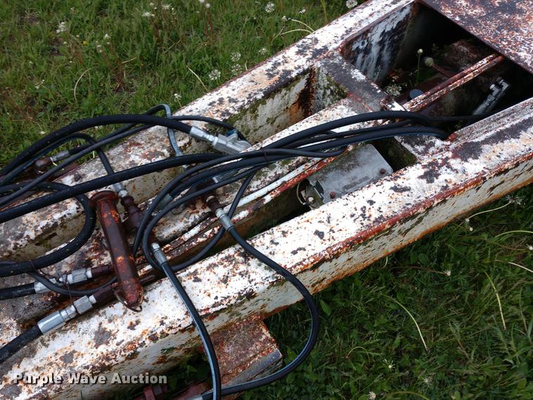 image for item DD7001 1980 Thompson combine trailer