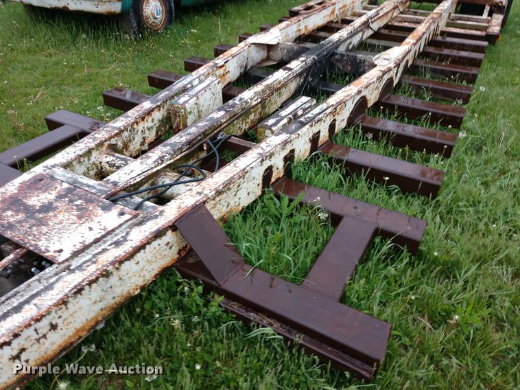 image for item DD7001 1980 Thompson combine trailer