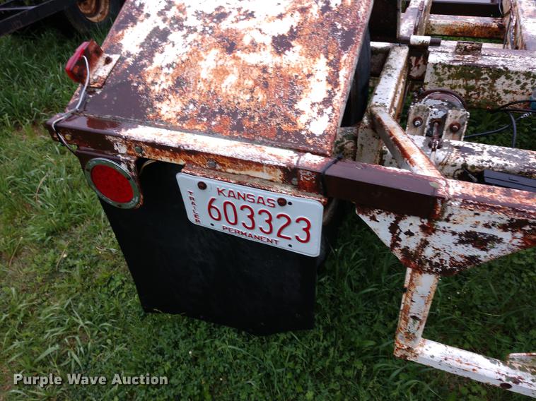 image for item DD7001 1980 Thompson combine trailer