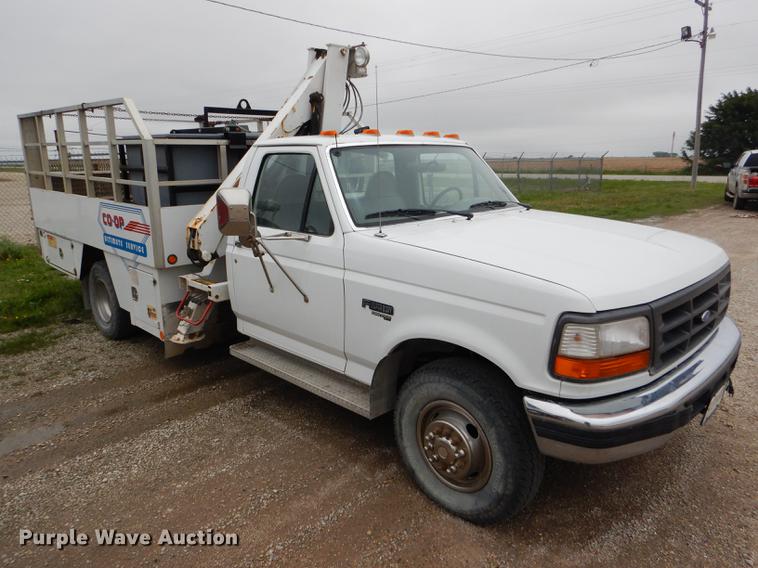 image for item DE1278 1997 Ford F450 Super Duty service truck with crane