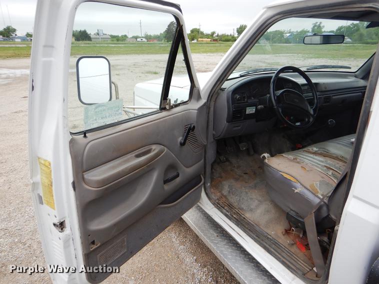 image for item DE1278 1997 Ford F450 Super Duty service truck with crane