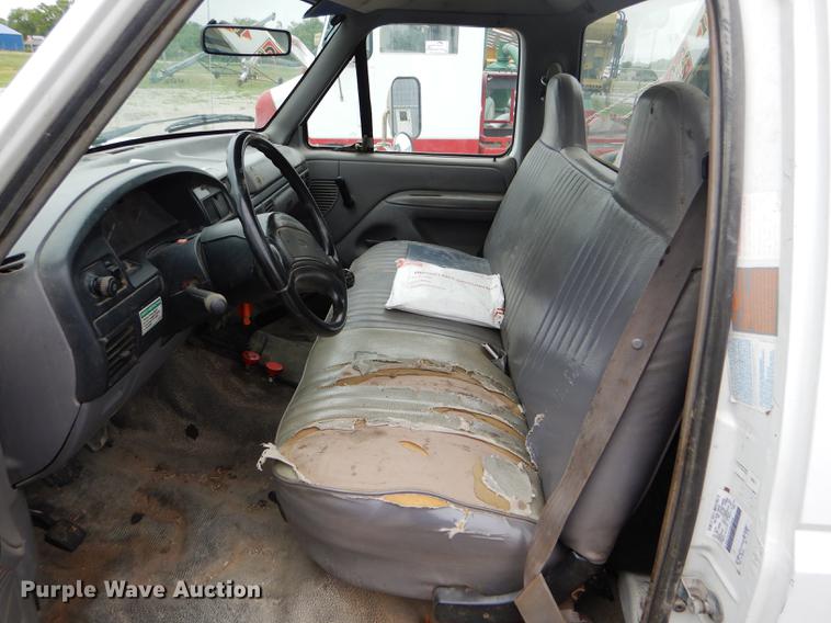 image for item DE1278 1997 Ford F450 Super Duty service truck with crane