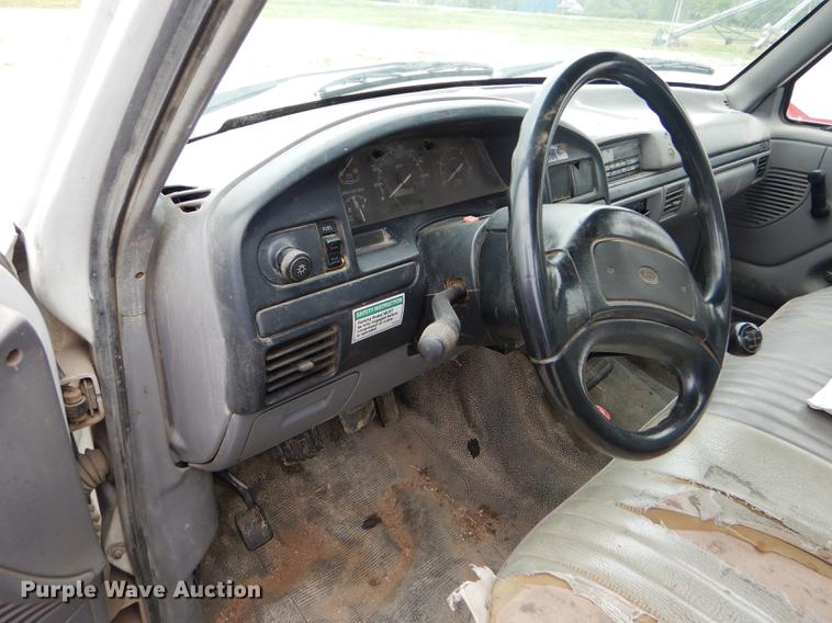 image for item DE1278 1997 Ford F450 Super Duty service truck with crane