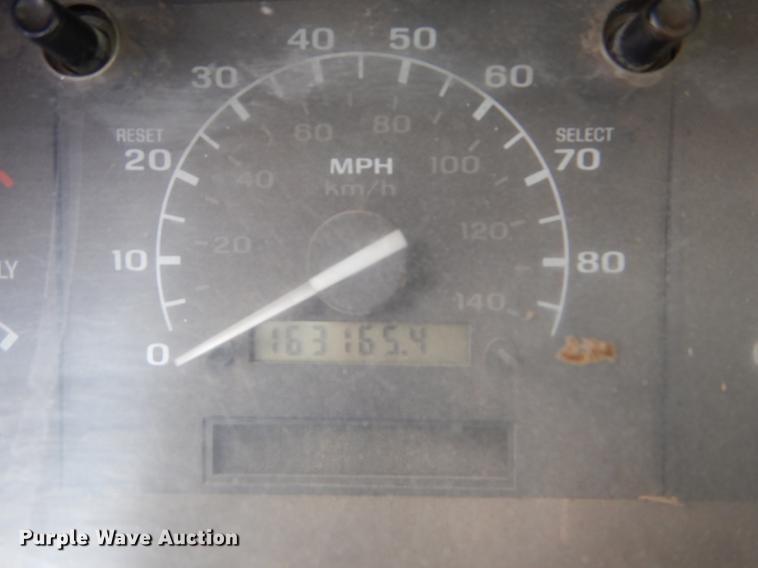 image for item DE1278 1997 Ford F450 Super Duty service truck with crane