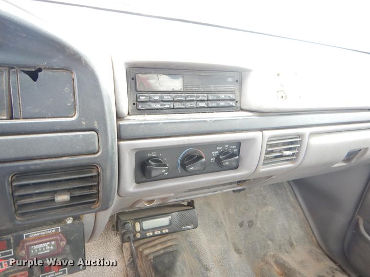 image for item DE1278 1997 Ford F450 Super Duty service truck with crane