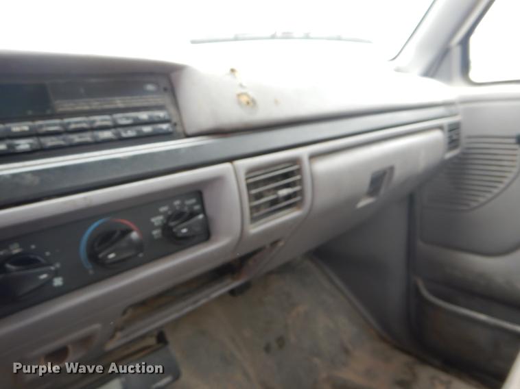 image for item DE1278 1997 Ford F450 Super Duty service truck with crane