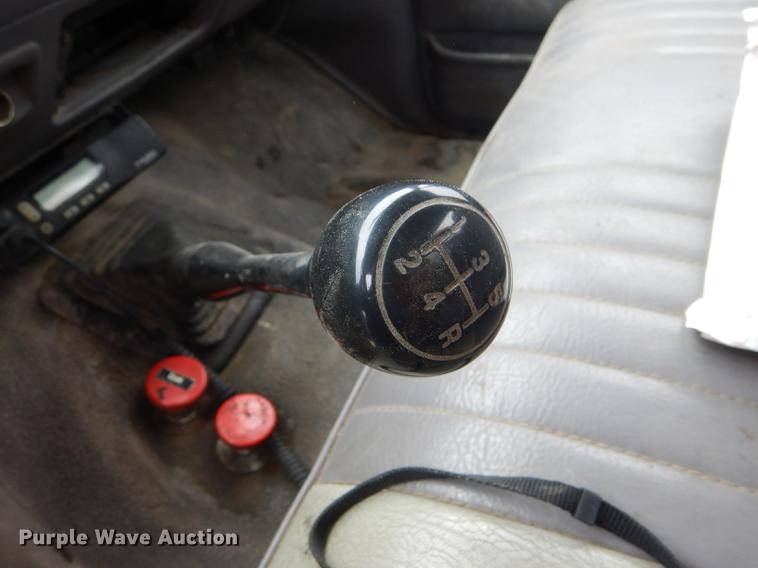 image for item DE1278 1997 Ford F450 Super Duty service truck with crane