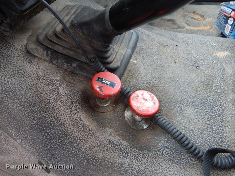 image for item DE1278 1997 Ford F450 Super Duty service truck with crane