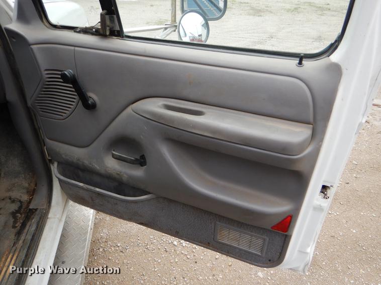 image for item DE1278 1997 Ford F450 Super Duty service truck with crane