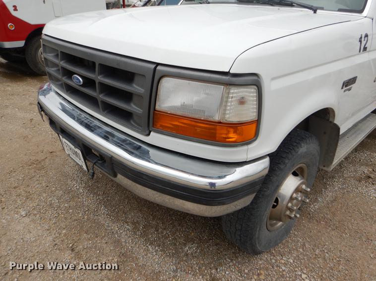 image for item DE1278 1997 Ford F450 Super Duty service truck with crane
