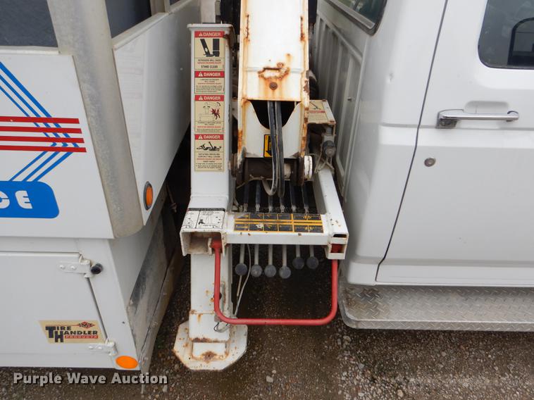 image for item DE1278 1997 Ford F450 Super Duty service truck with crane